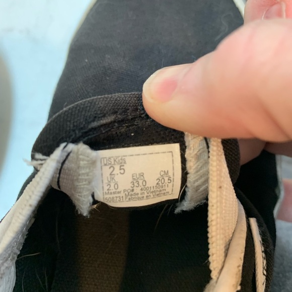GUC Vans slide ons, size 2.5 - Picture 3 of 5